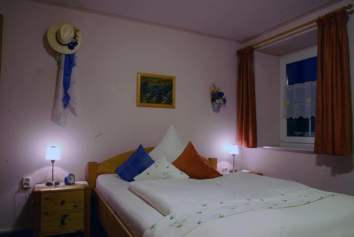Logis L'Auberge Gutshof Бишофсверда Экстерьер фото