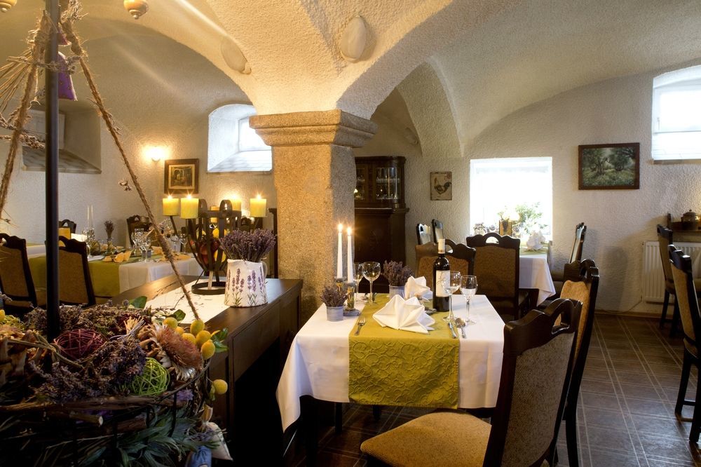 Logis L'Auberge Gutshof Бишофсверда Экстерьер фото